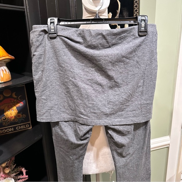 CAbi Heather Gray Skirted Leggings – Size M - Picture 6 of 9
